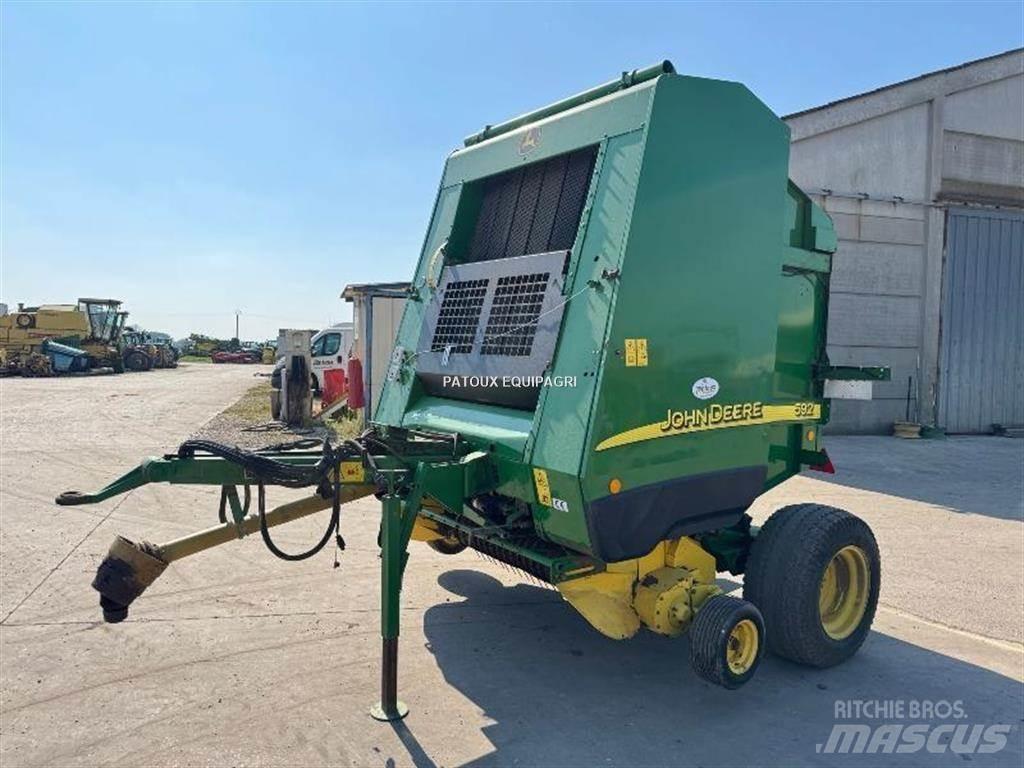 John Deere 592 圆捆打捆机