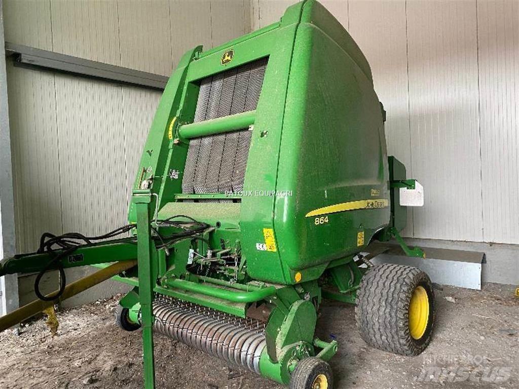 John Deere 864 圆捆打捆机