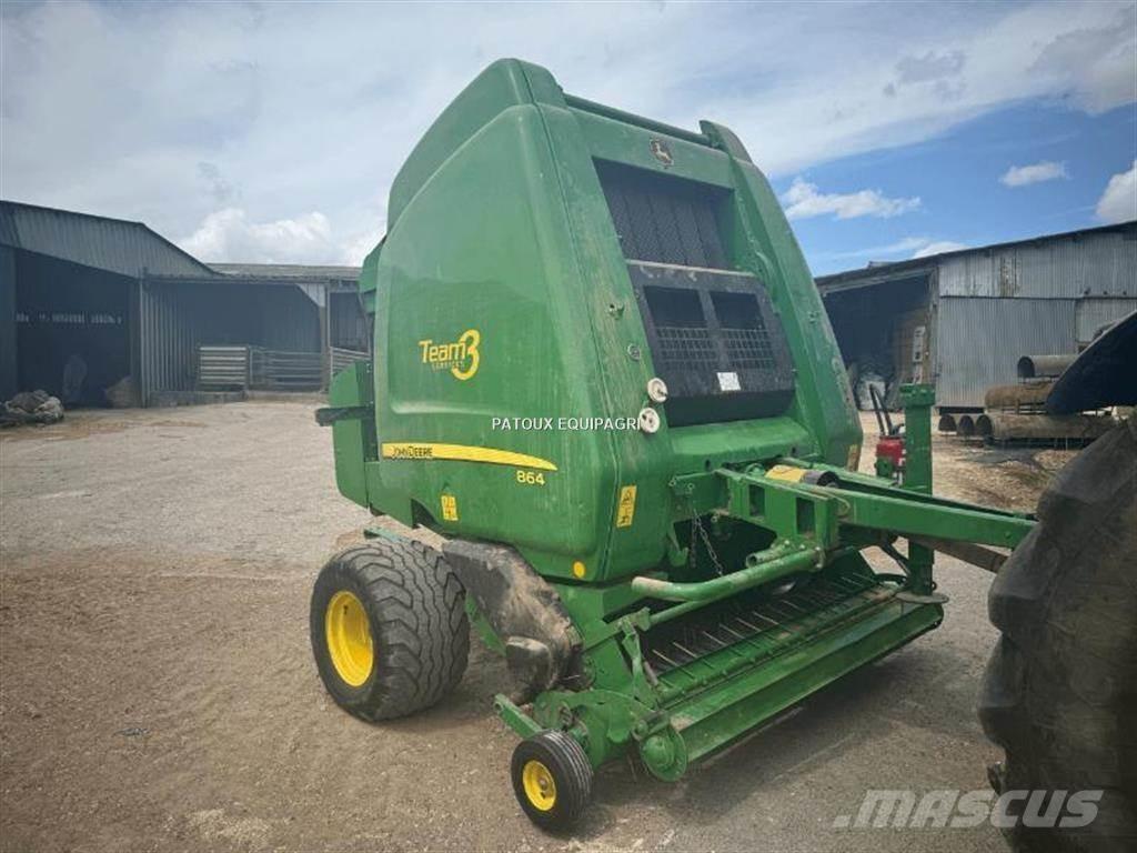 John Deere 864 圆捆打捆机