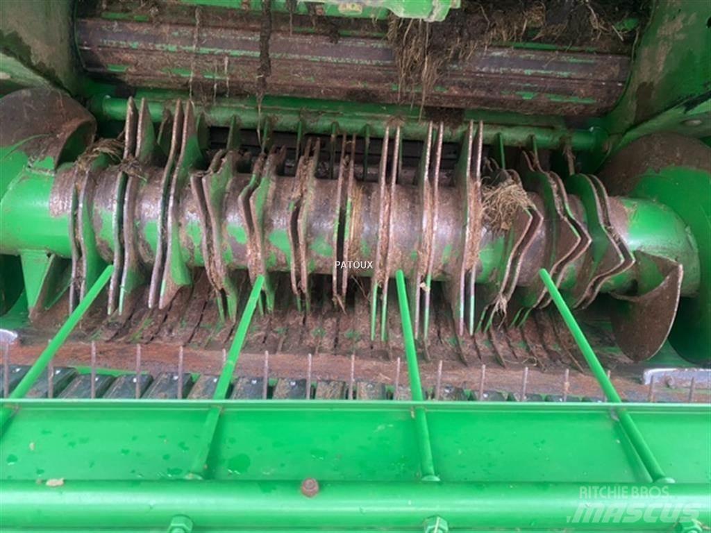 John Deere C441R 牧草包膜机