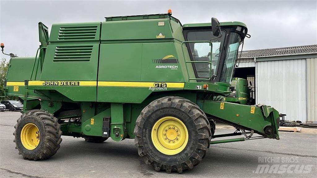 John Deere CTS 联合收割机