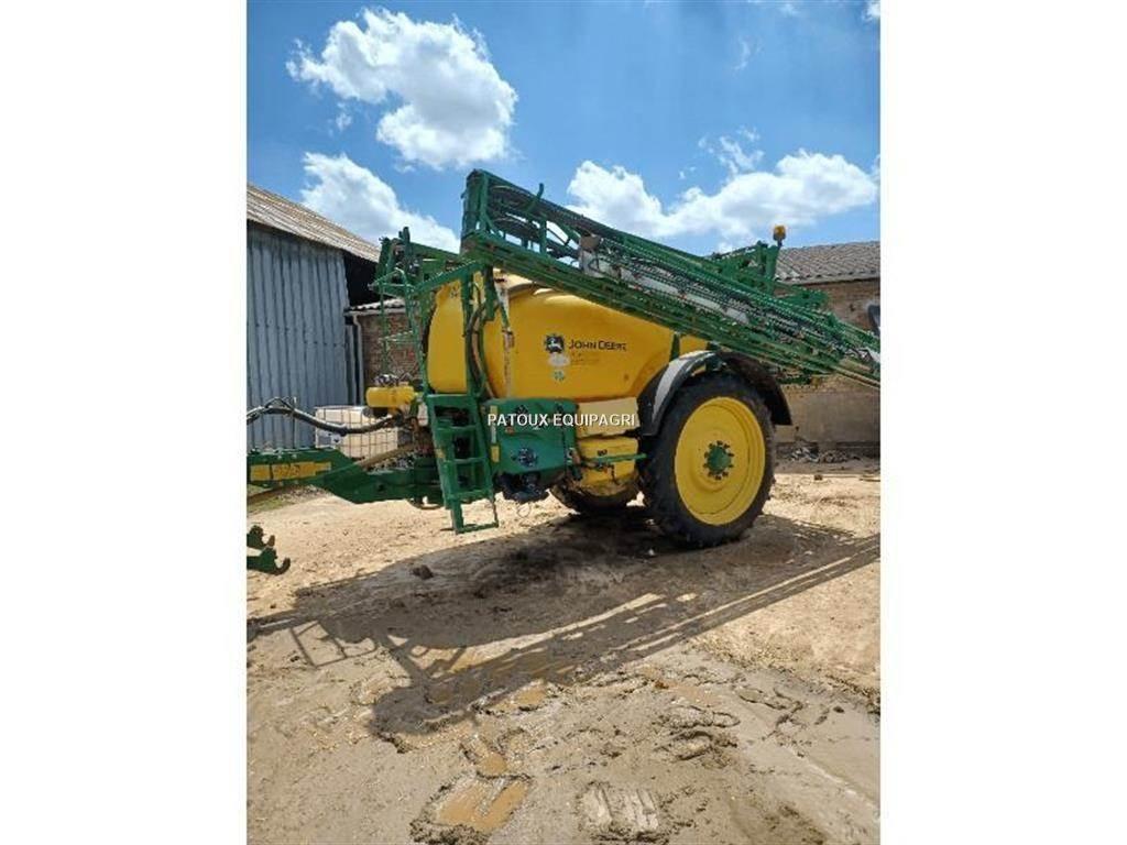 John Deere M740i 牵引式喷雾机