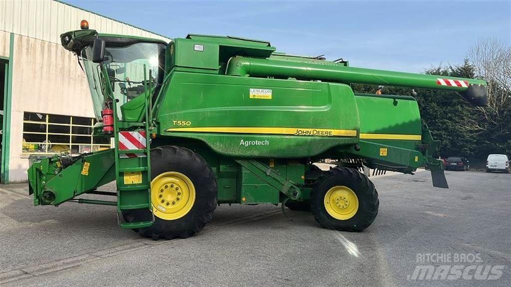 John Deere T 550 联合收割机
