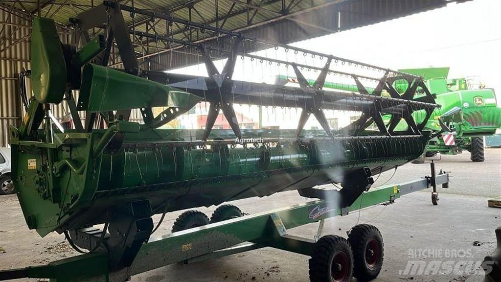 John Deere T 550 联合收割机