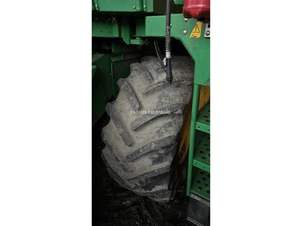 John Deere T560 联合收割机