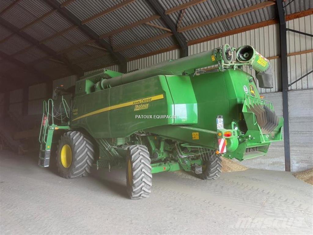 John Deere T660 联合收割机