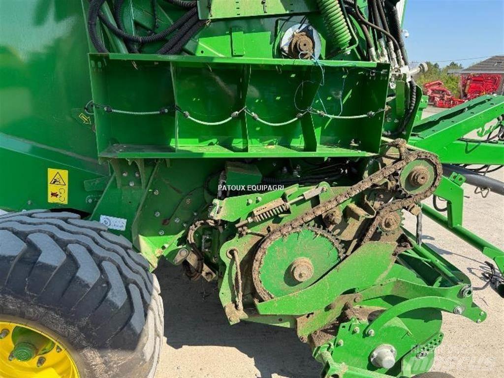John Deere V461M 圆捆打捆机