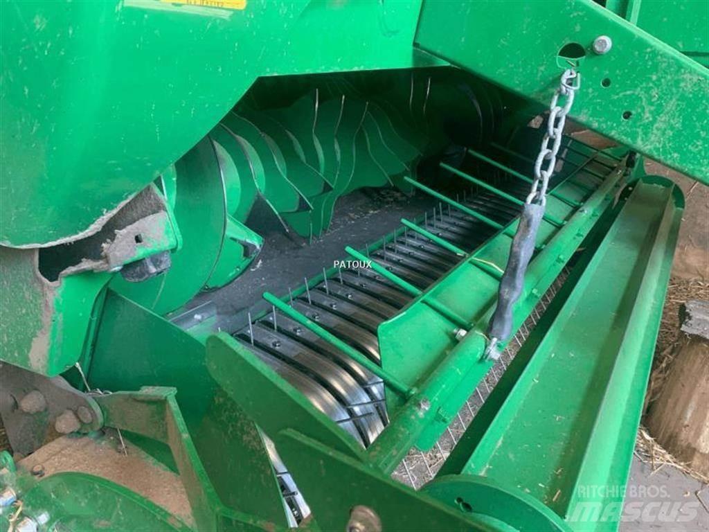 John Deere V461M 圆捆打捆机
