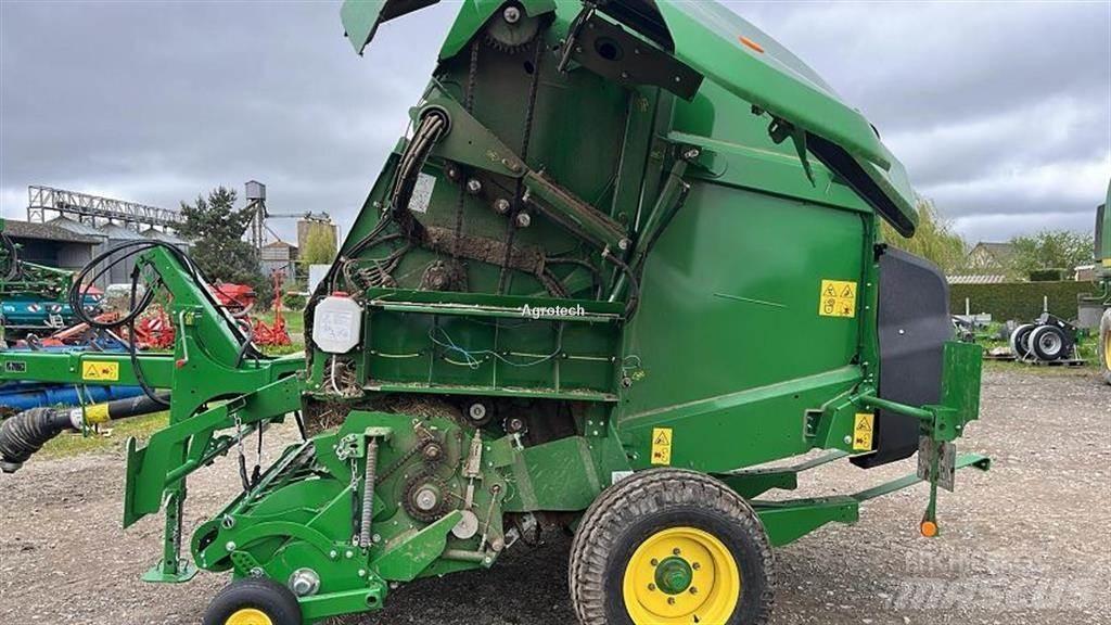 John Deere V461M 圆捆打捆机