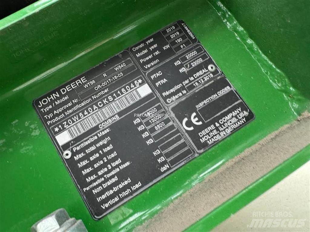 John Deere W540 联合收割机