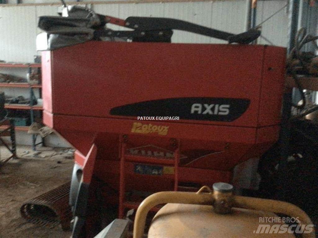 Kuhn AXIS50.1W 矿物肥料撒播机