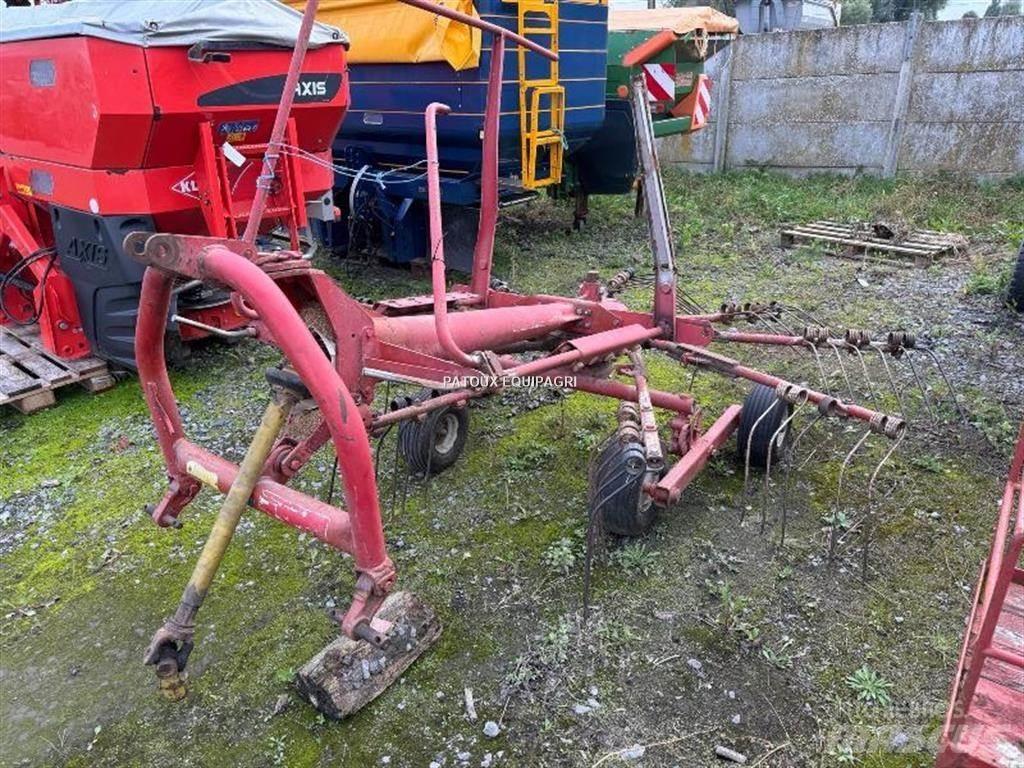 Kuhn GA300 犁耙和摊草机