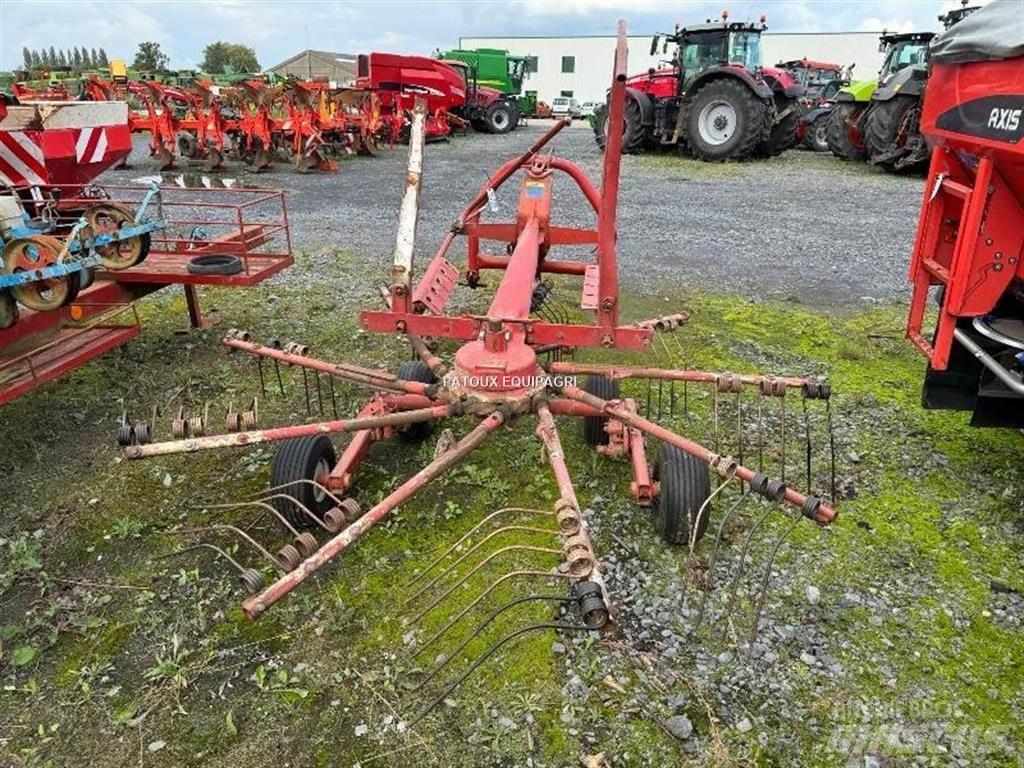 Kuhn GA300 犁耙和摊草机