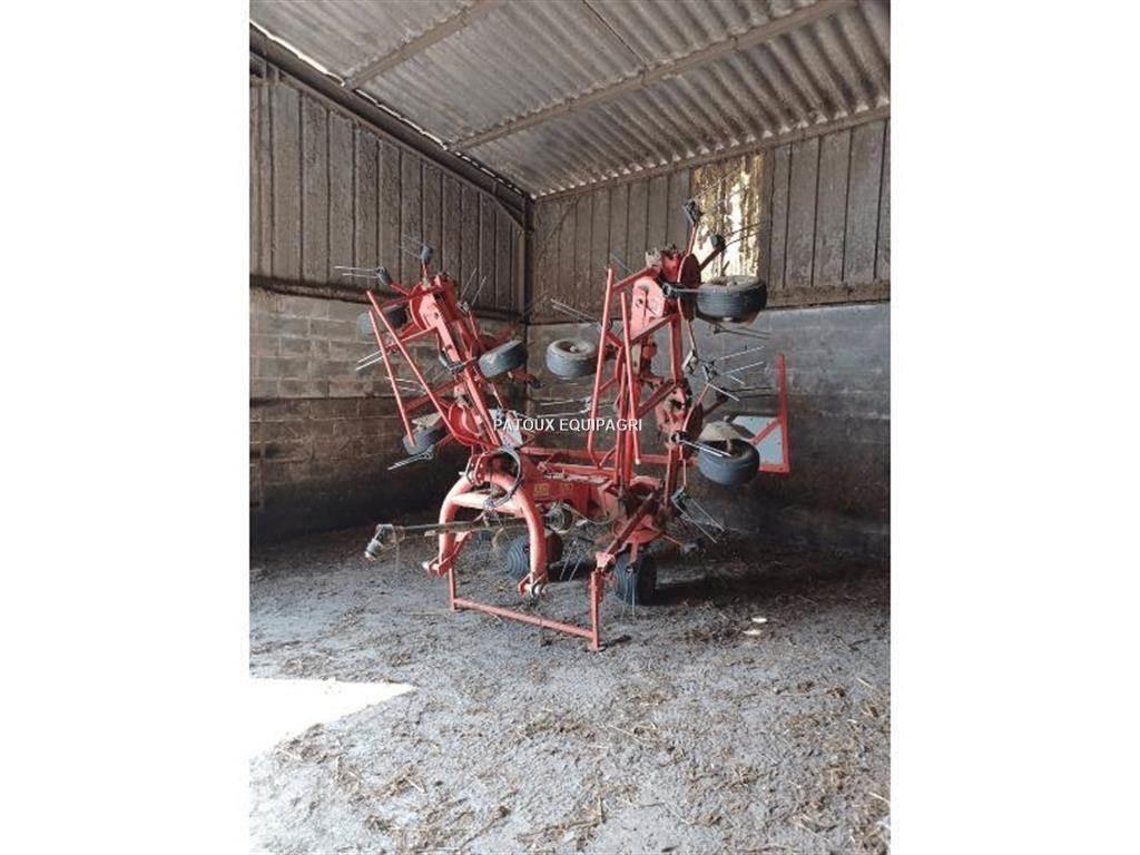 Kuhn GF7601MH 犁耙和摊草机