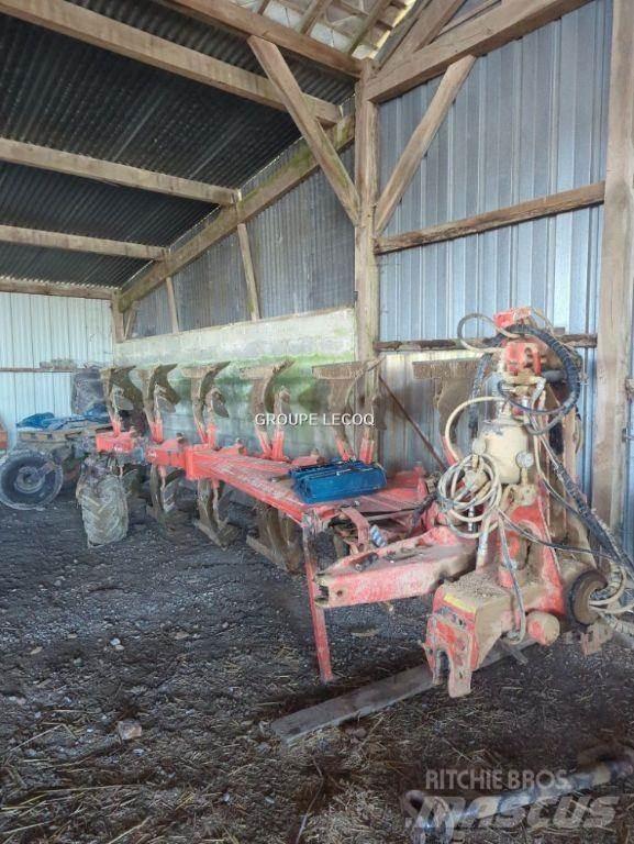 Kuhn VM 180 传统犁