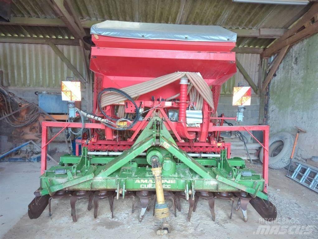 Kverneland 3M 多功能条播机