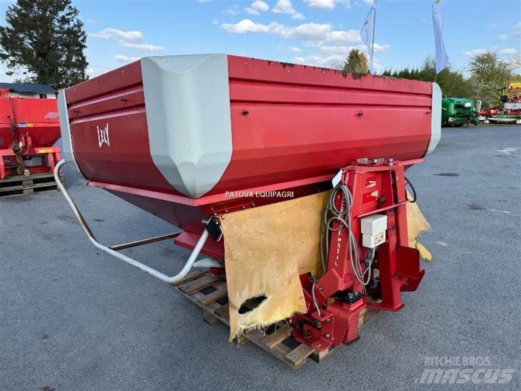 Lely CENTERLINER 矿物肥料撒播机