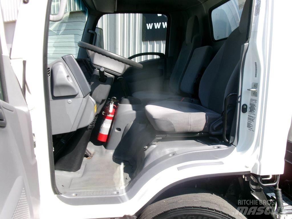 Isuzu FVR 厢式货车