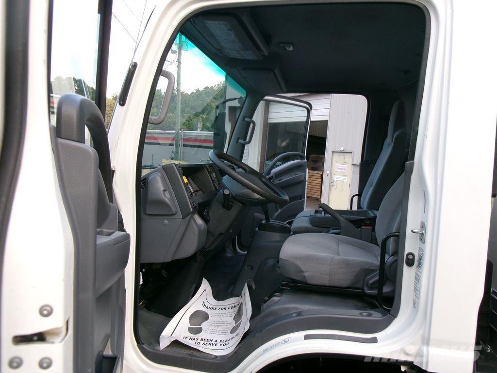 Isuzu NPRHD 厢式货车