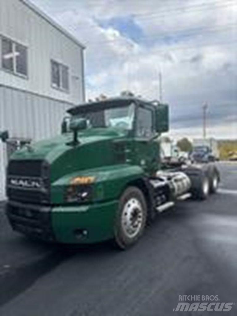 Mack AN64T 牵引车