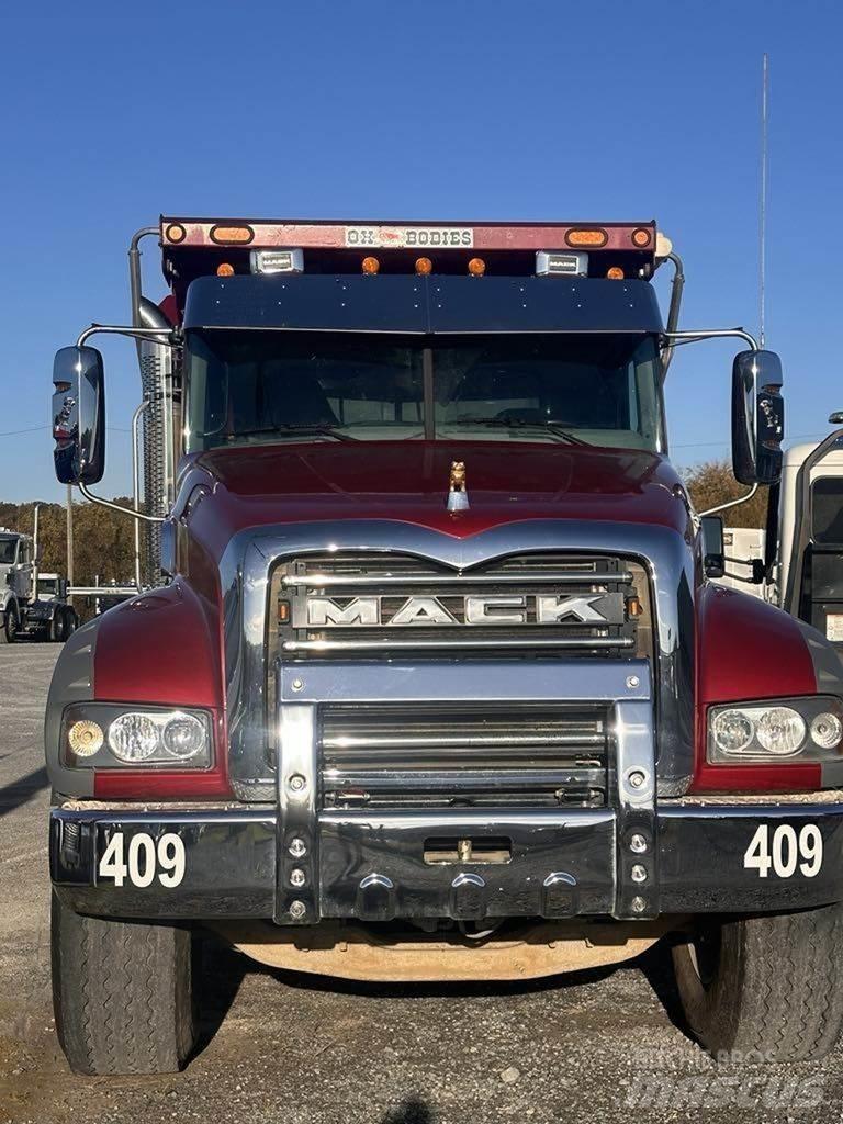 Mack GR104FR 自卸式货车