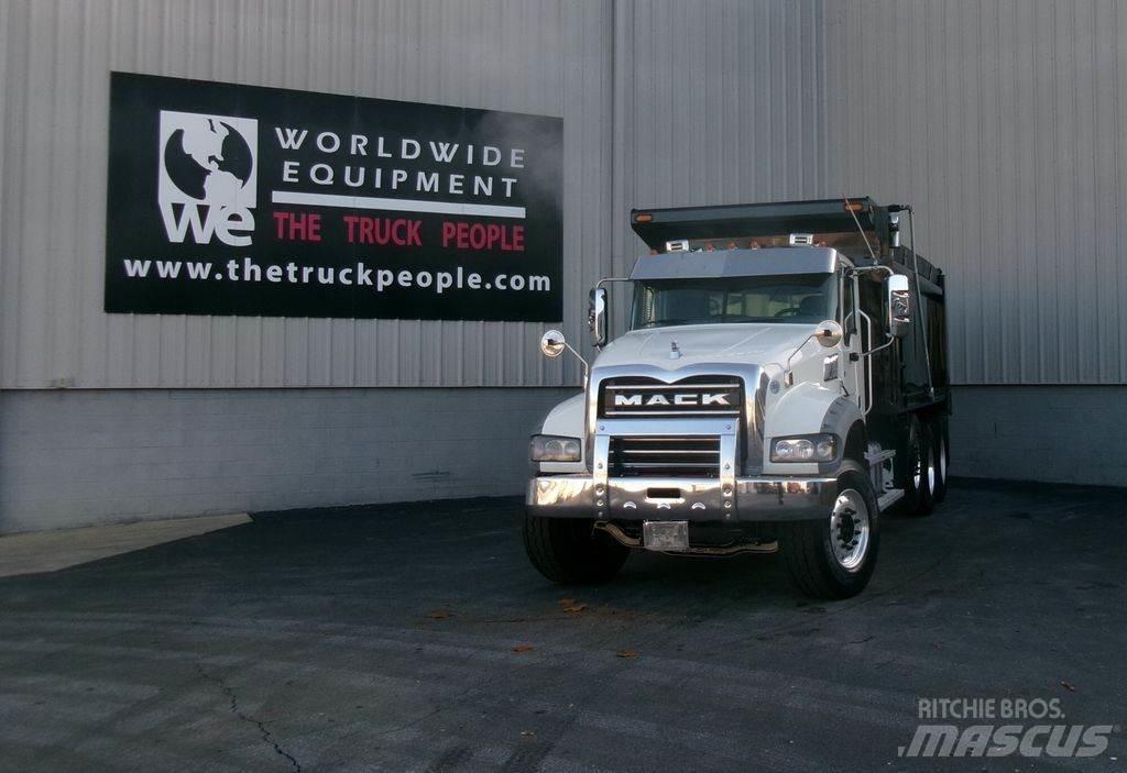Mack GR64F 自卸式货车