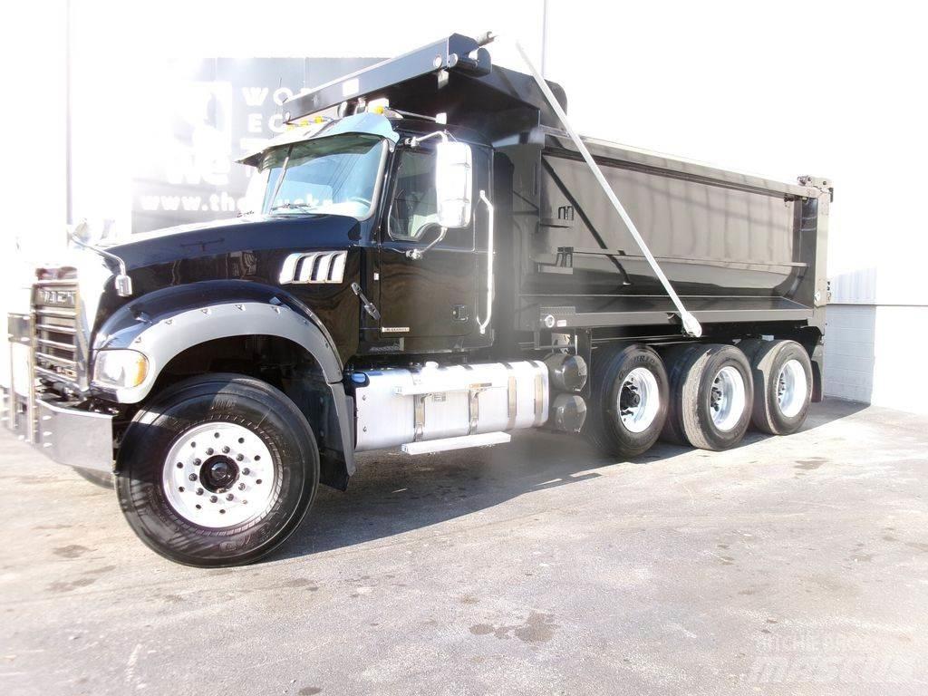 Mack GR64F 自卸式货车
