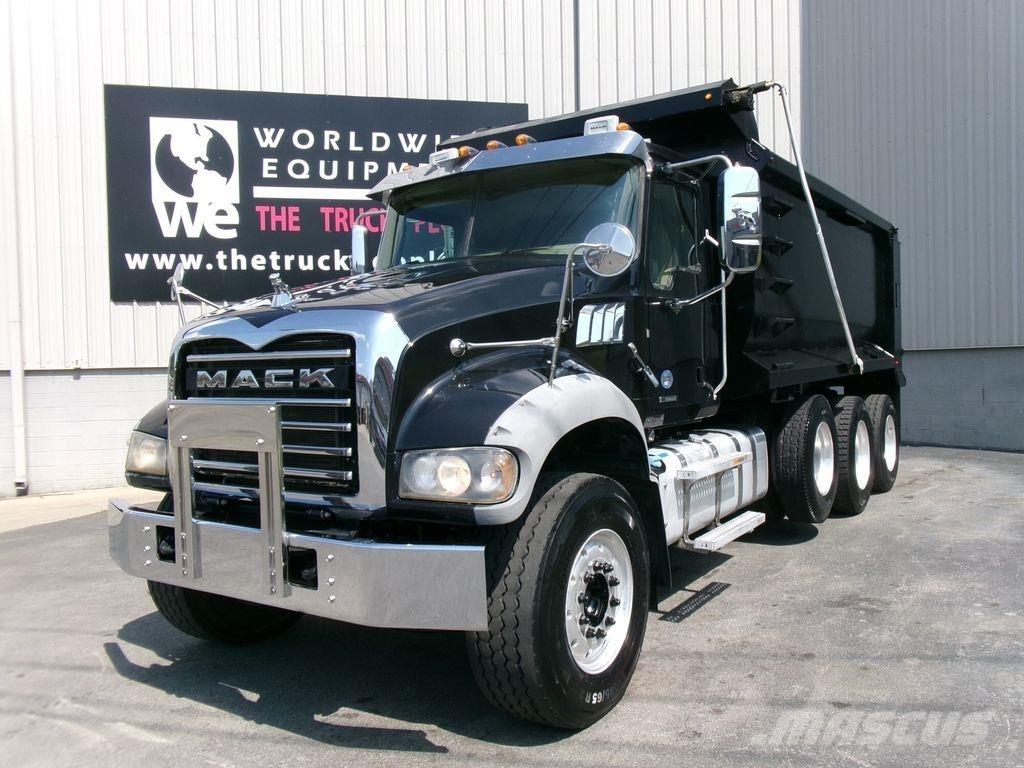 Mack GR64F 自卸式货车