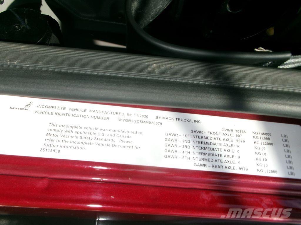 Mack GR64F 自卸式货车