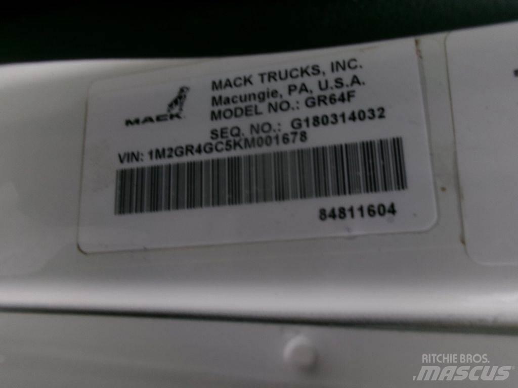 Mack GU713 自卸式货车