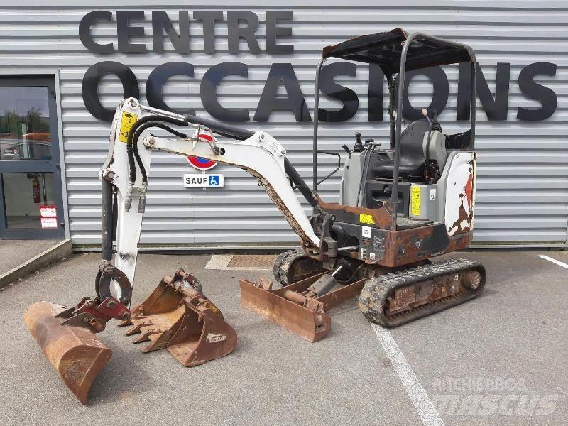 Bobcat E17 小型挖掘机