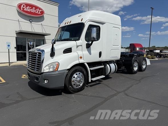 Freightliner CASCADIA 116 牵引车
