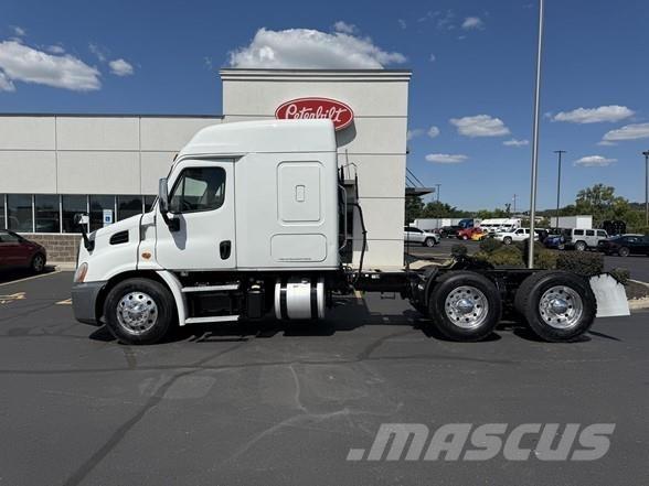 Freightliner CASCADIA 116 牵引车