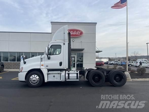 Freightliner CASCADIA 125 牵引车