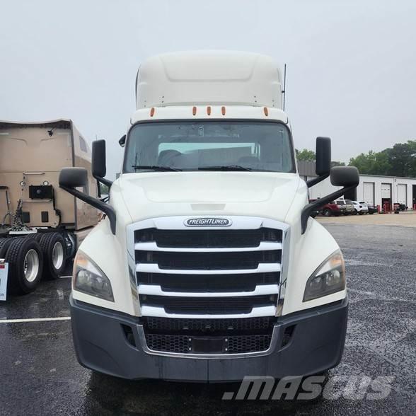Freightliner CASCADIA 126 牵引车