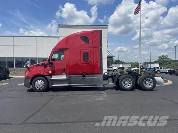 Freightliner CASCADIA 126 牵引车