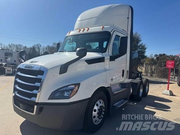 Freightliner CASCADIA 126 牵引车