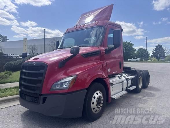 Freightliner CASCADIA 126 牵引车