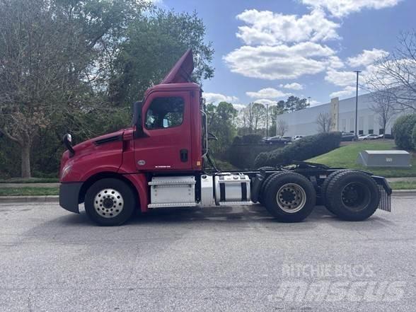 Freightliner CASCADIA 126 牵引车