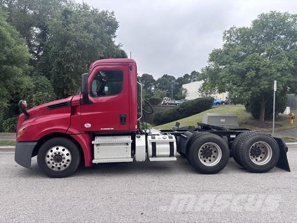 Freightliner CASCADIA 126 牵引车