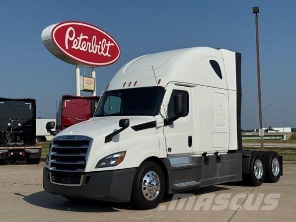 Freightliner CASCADIA 126 牵引车