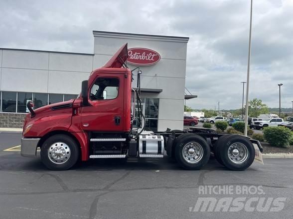 Freightliner CASCADIA 126 牵引车