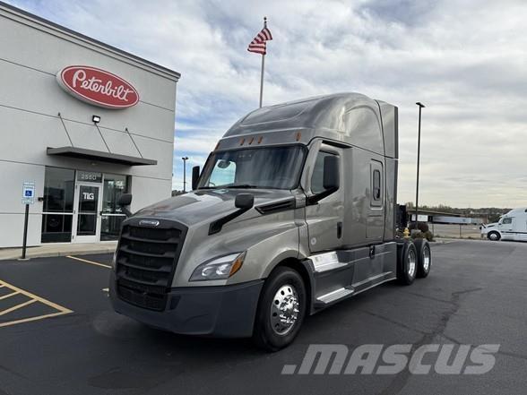 Freightliner CASCADIA 126 牵引车