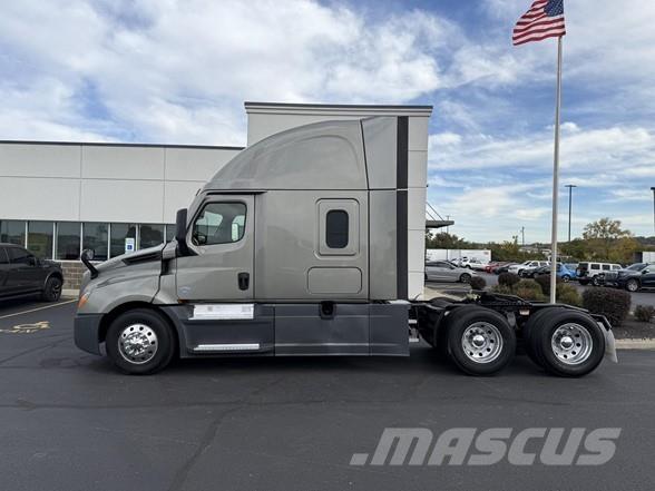 Freightliner CASCADIA 126 牵引车