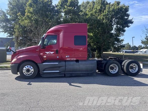 International LT 牵引车