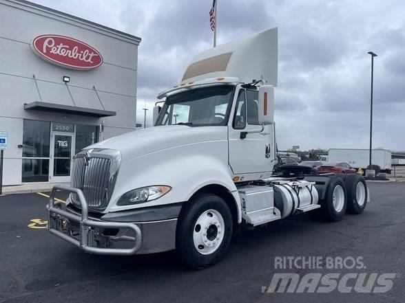 International PROSTAR 牵引车