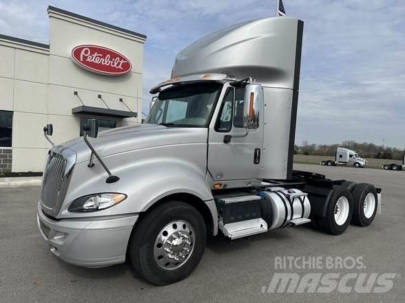 International PROSTAR 牵引车