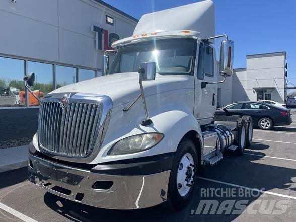 International PROSTAR 牵引车