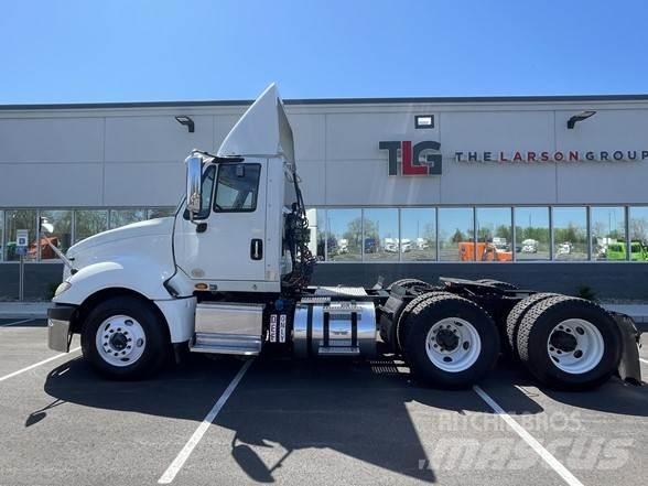 International PROSTAR 牵引车