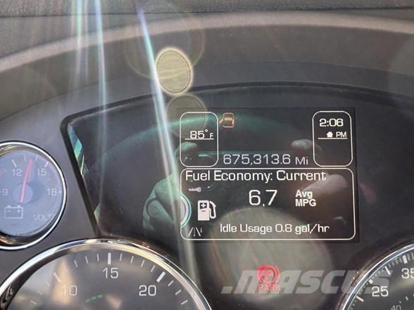 Kenworth T680 牵引车